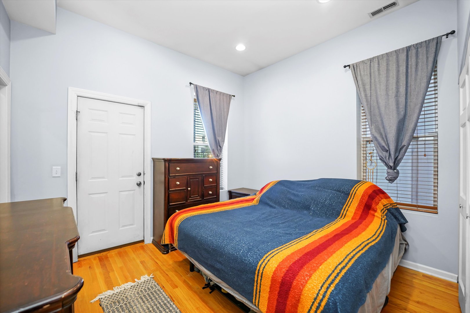 2744 W Haddon Avenue Unit: 2