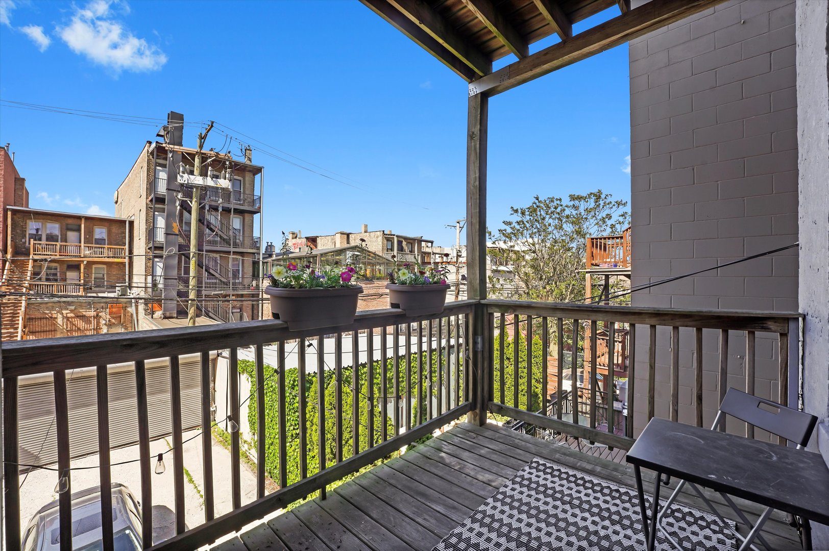 2744 W Haddon Avenue Unit: 2