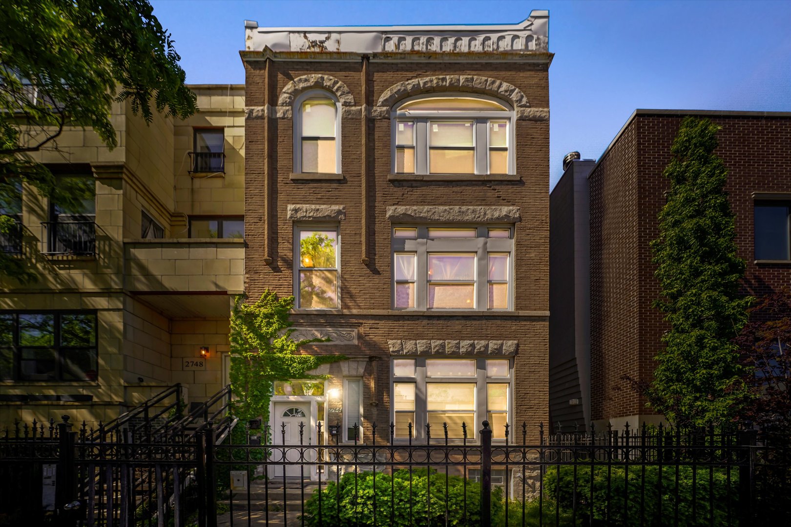 2744 W Haddon Avenue Unit: 2