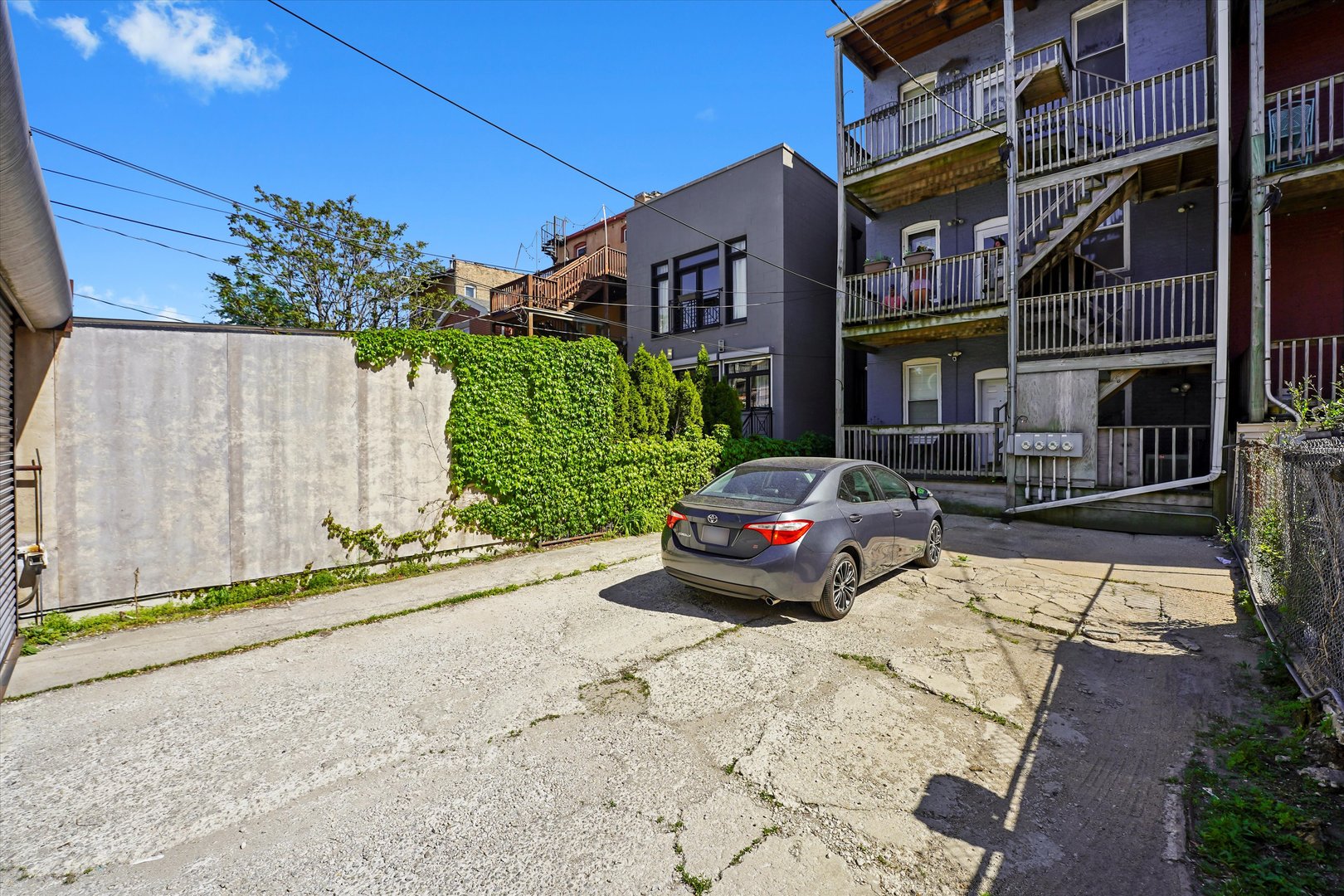 2744 W Haddon Avenue Unit: 2