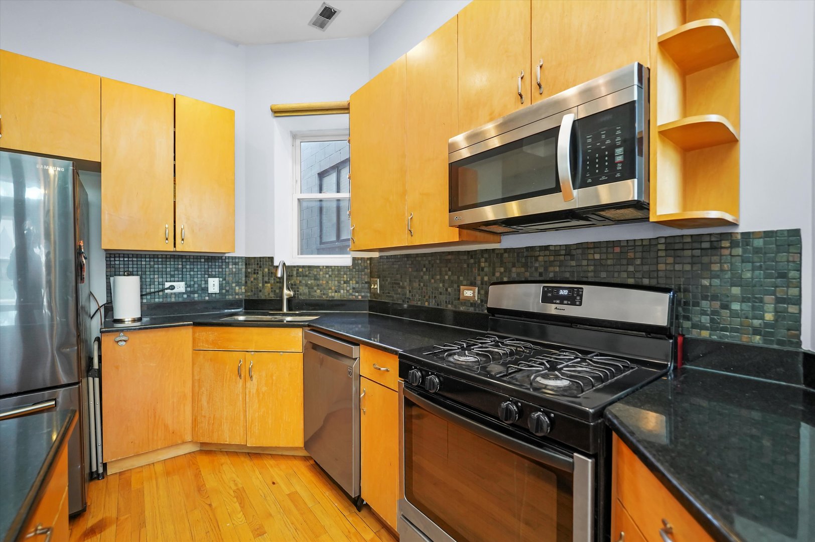 2744 W Haddon Avenue Unit: 2