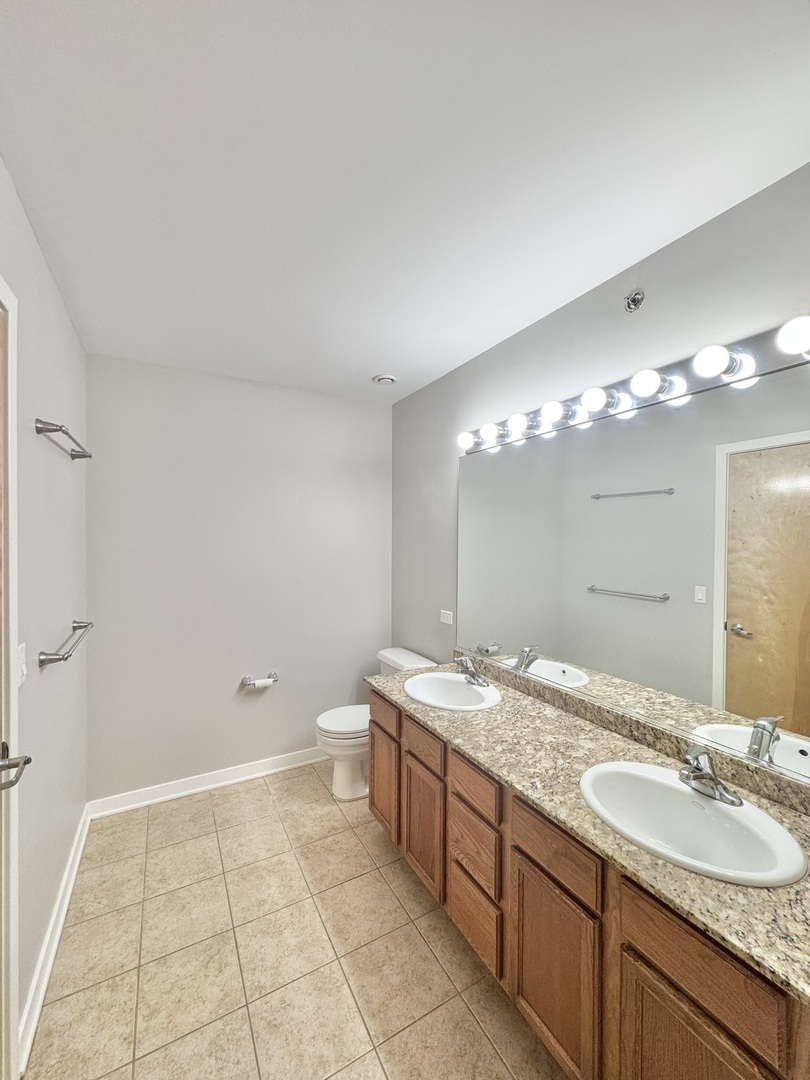 1224 W Van Buren Street Unit: 506