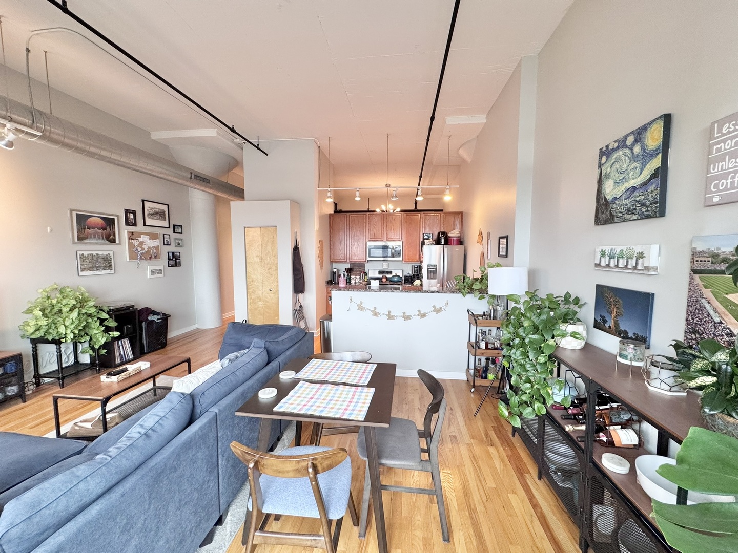 1224 W Van Buren Street Unit: 506