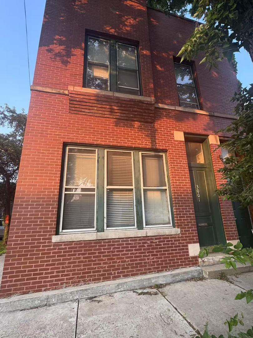 3017 S Lyman Street Unit: 2R