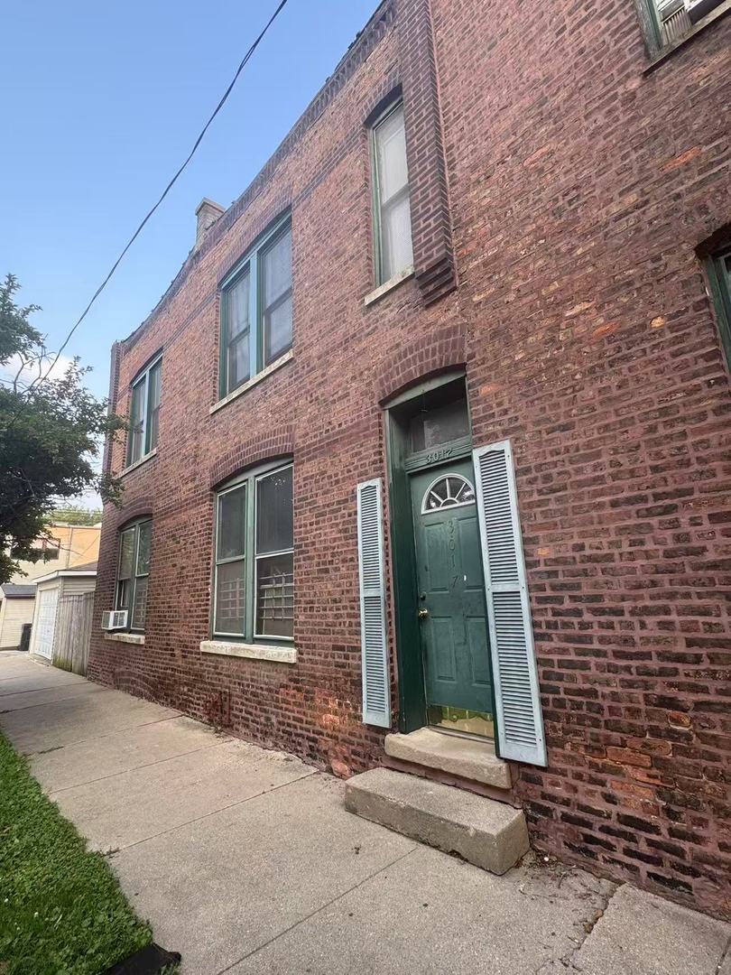3017 S Lyman Street Unit: 2R