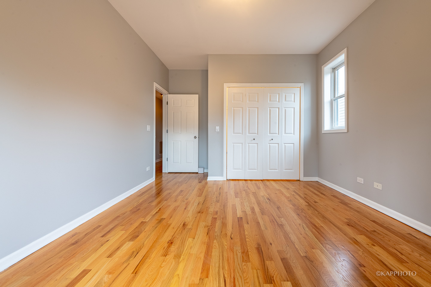 633 E Bowen Avenue Unit: 2E