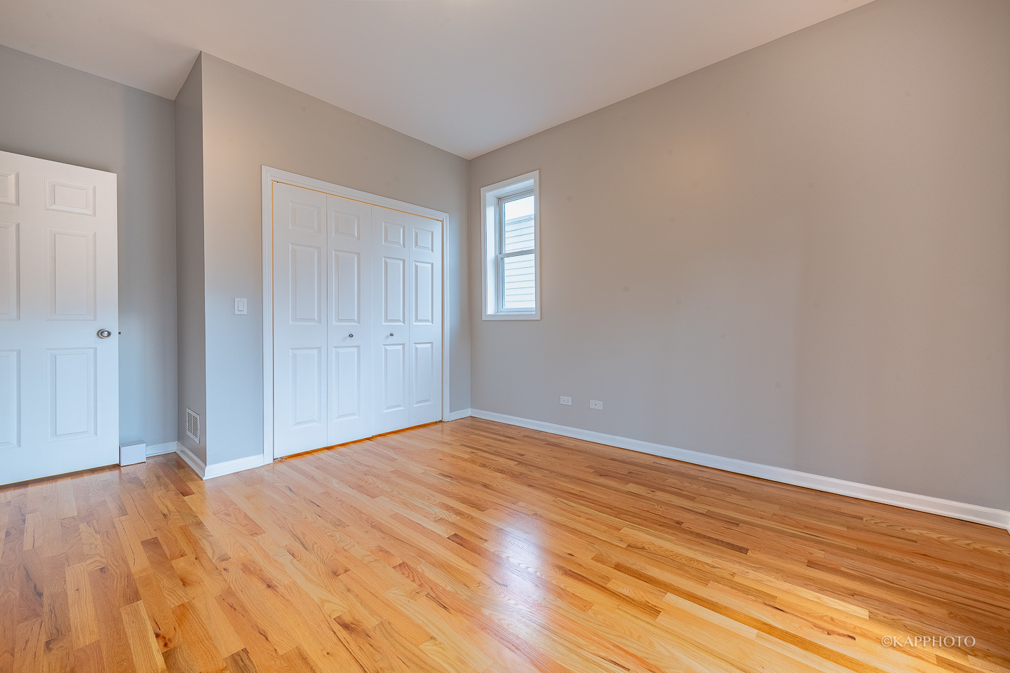 633 E Bowen Avenue Unit: 2E