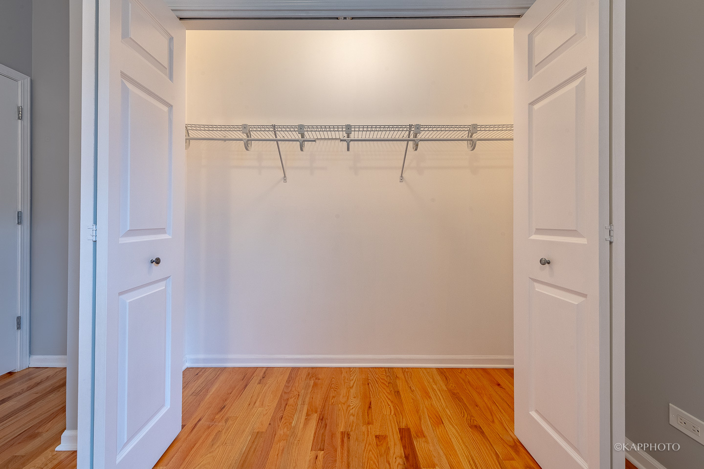 633 E Bowen Avenue Unit: 2E