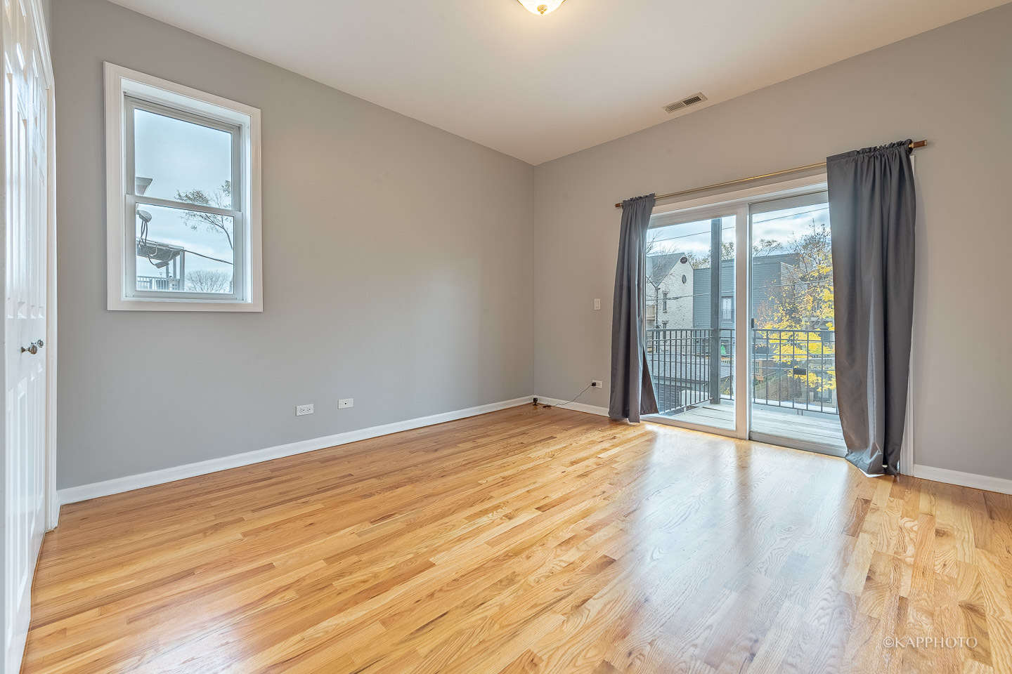 633 E Bowen Avenue Unit: 2E