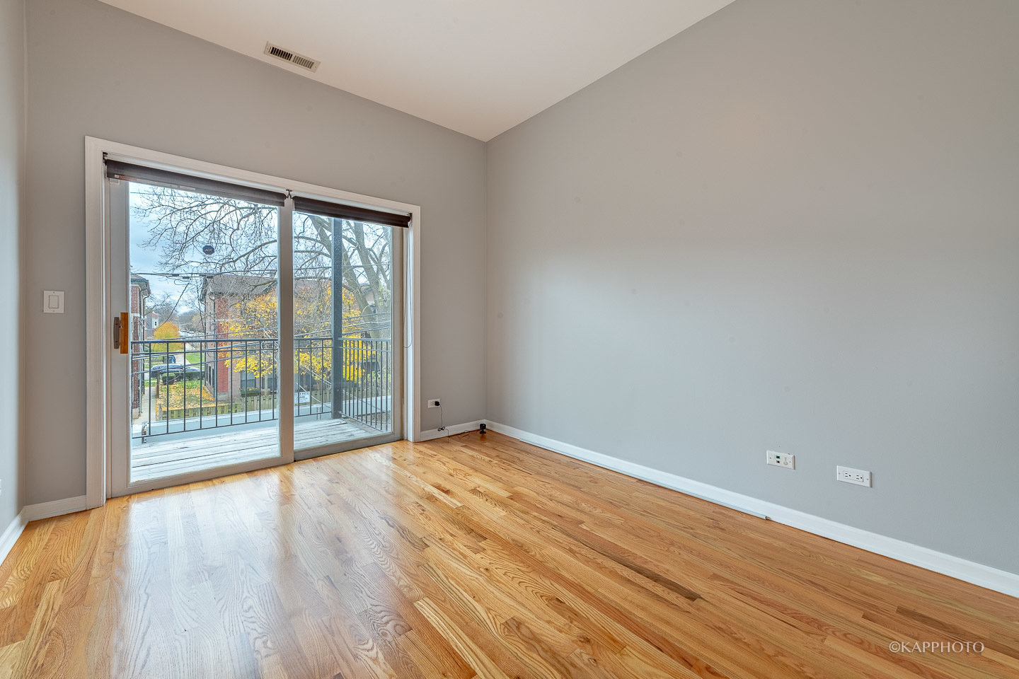 633 E Bowen Avenue Unit: 2E