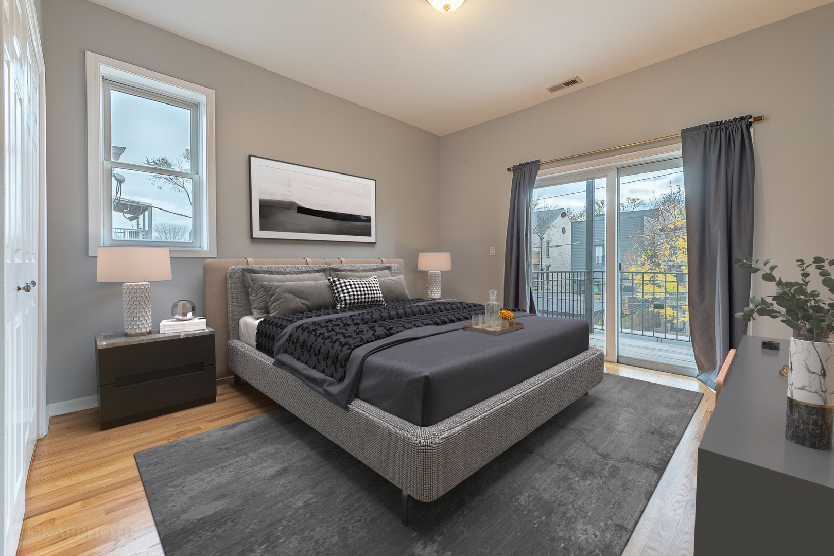 633 E Bowen Avenue Unit: 2E