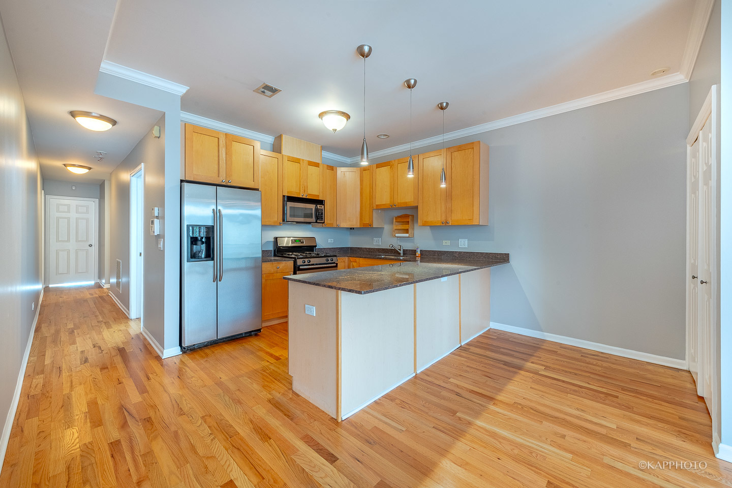 633 E Bowen Avenue Unit: 2E