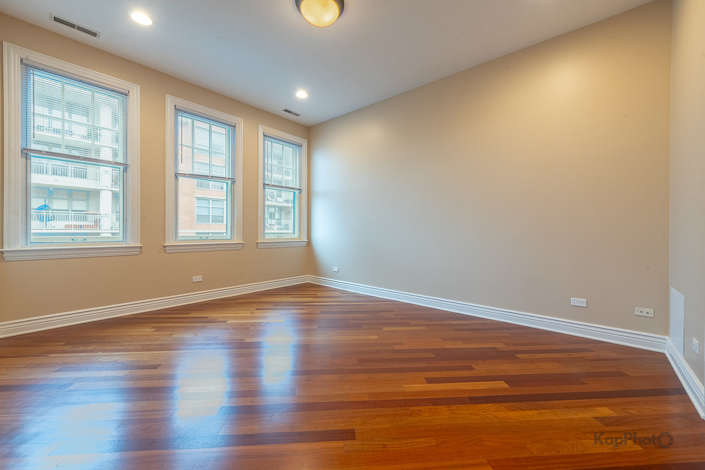 35 S Racine Avenue Unit: 5SW