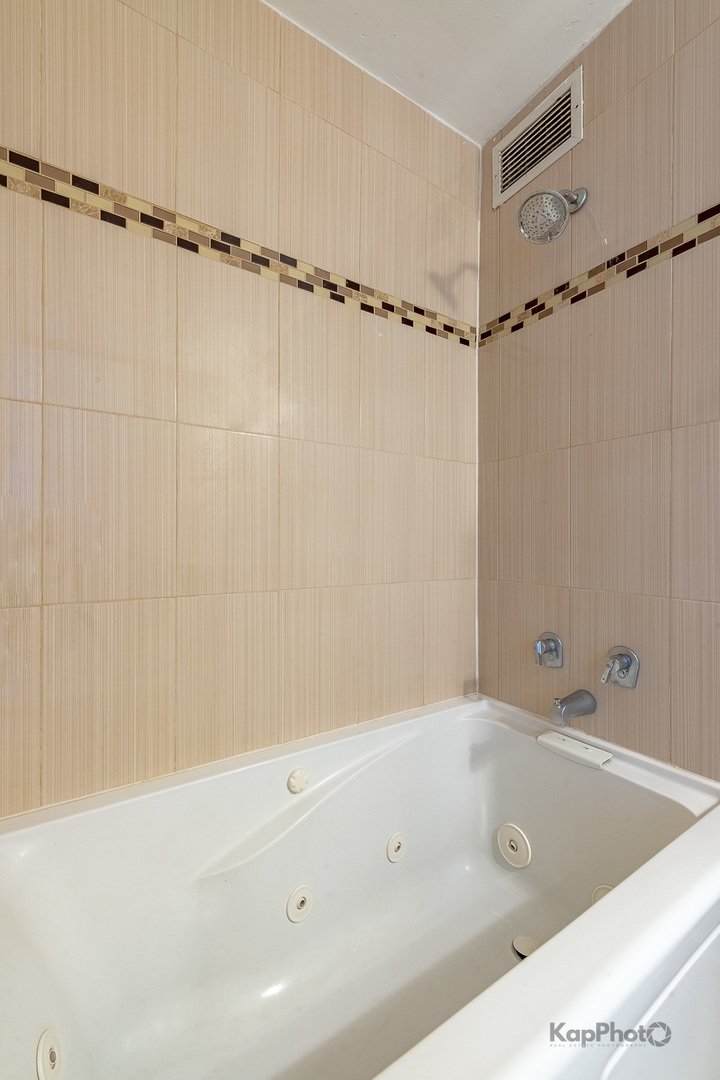 6700 S South Shore Drive Unit: 14A