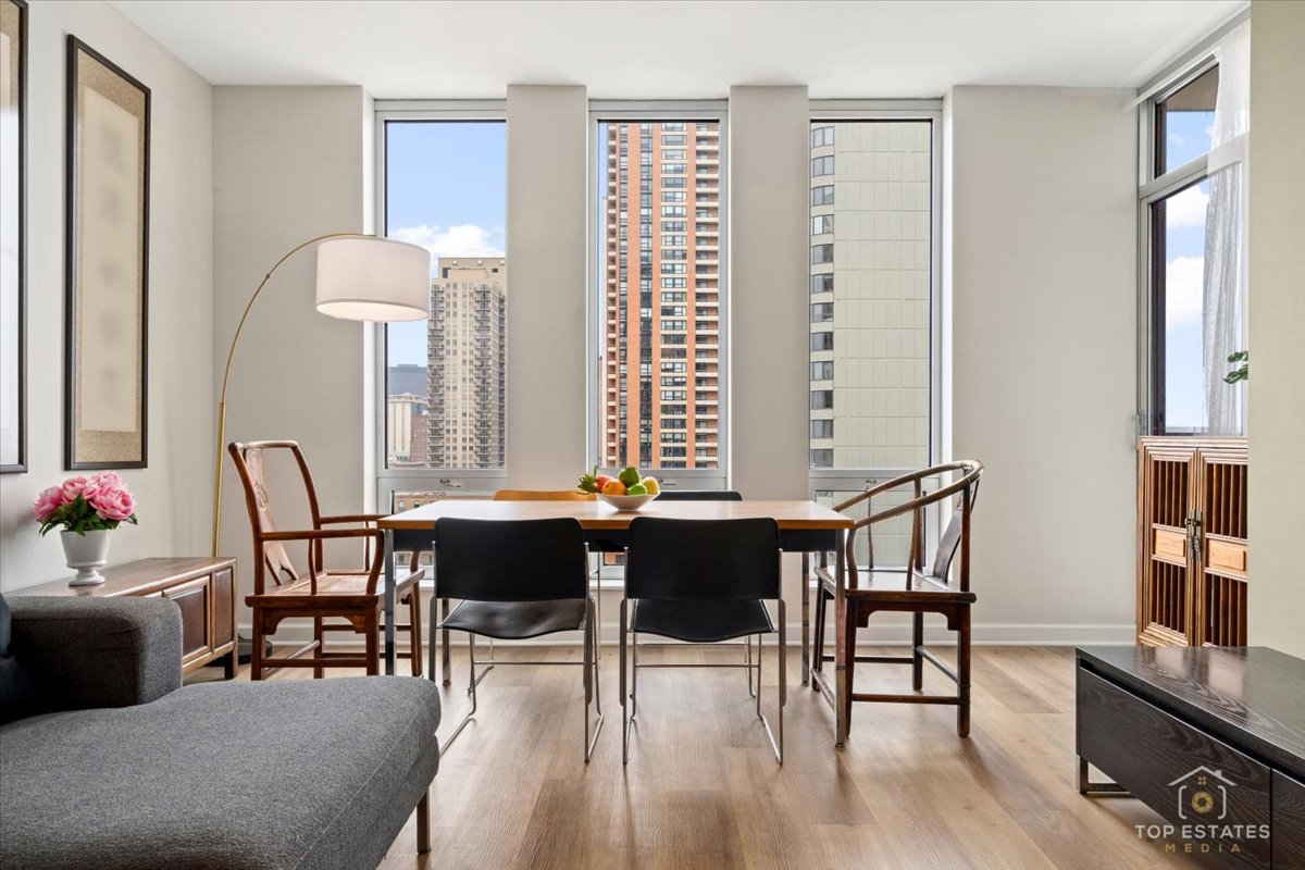 1250 S Michigan Avenue Unit: 1607
