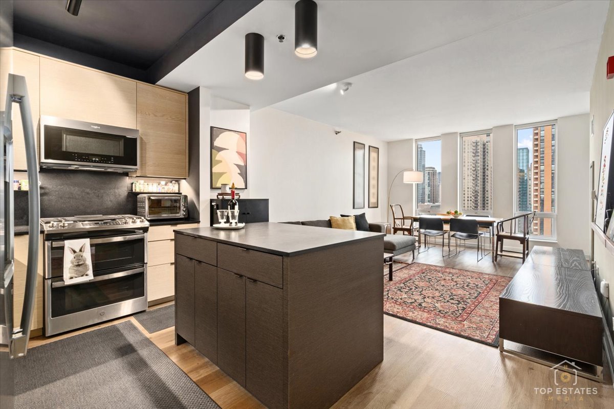 1250 S Michigan Avenue Unit: 1607