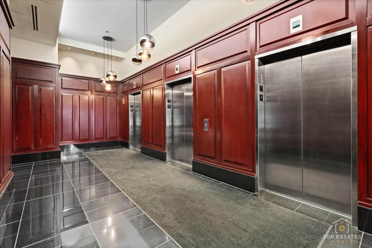 1250 S Michigan Avenue Unit: 1607