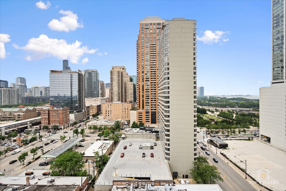 1250 S Michigan Avenue Unit: 1607