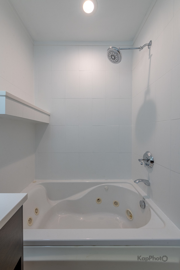 1346 W Augusta Boulevard Unit: 2