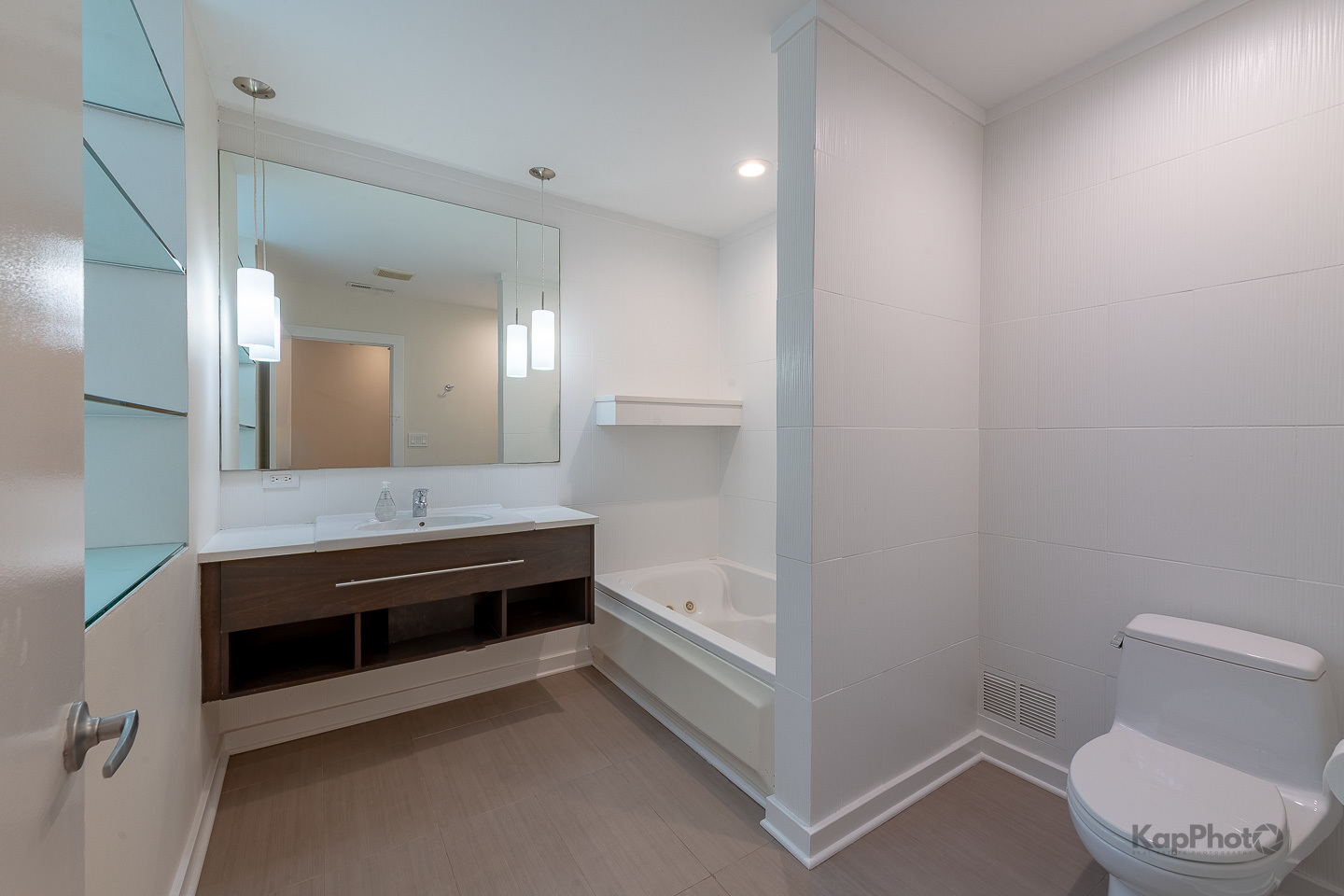 1346 W Augusta Boulevard Unit: 2