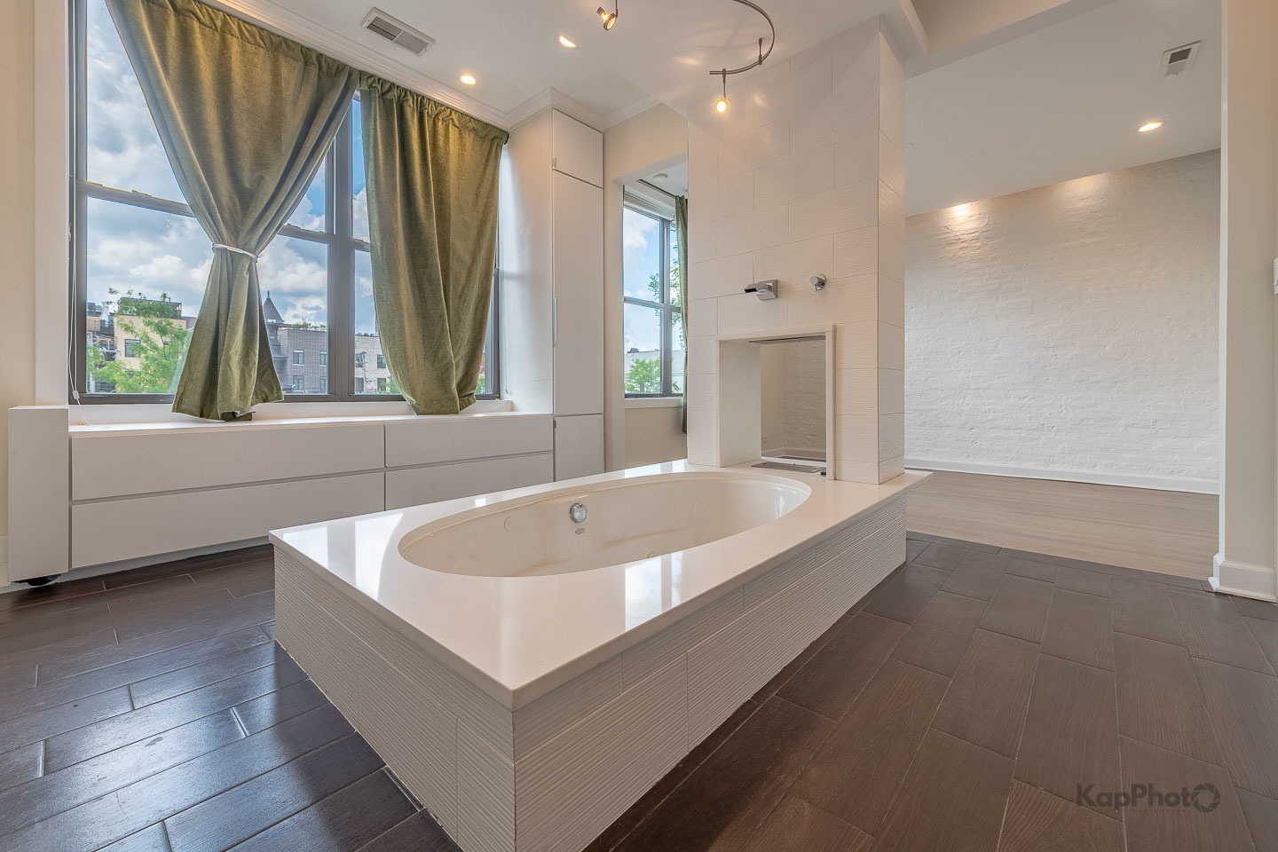 1346 W Augusta Boulevard Unit: 2