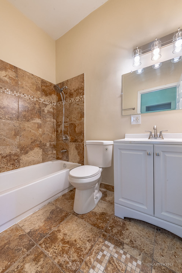 4451 S Princeton Avenue