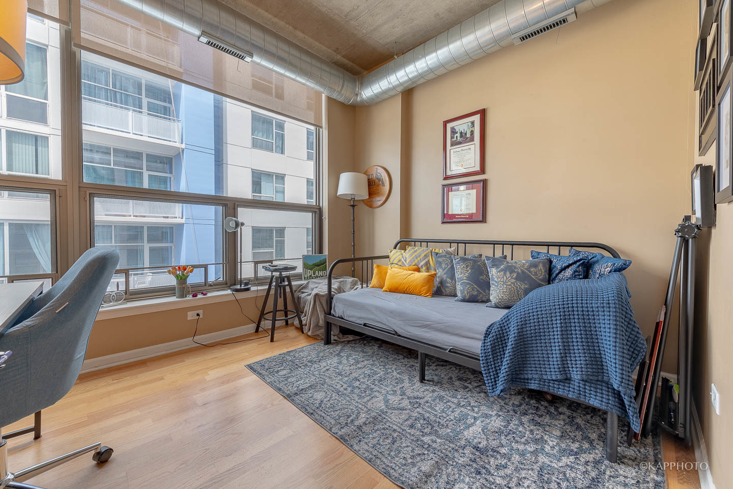 125 E 13TH Street Unit: 1113