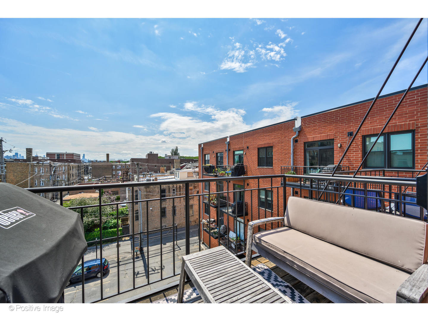 1025 W Buena Avenue Unit: 4E