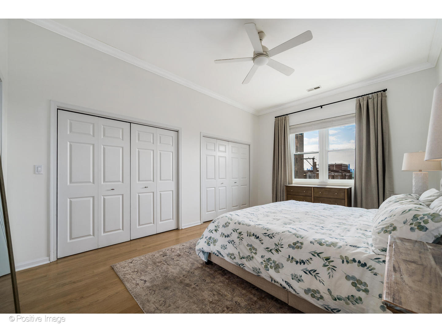 1025 W Buena Avenue Unit: 4E