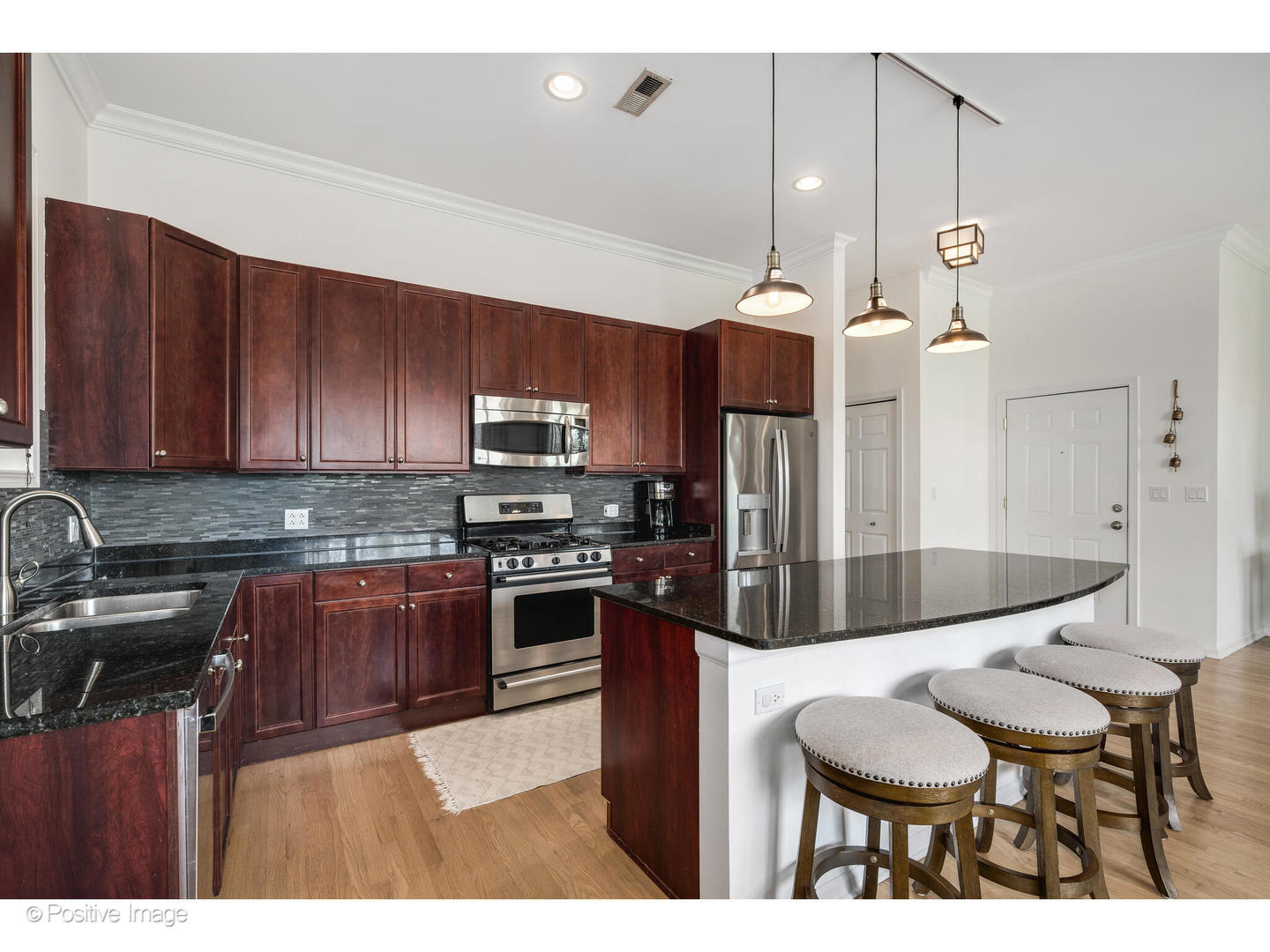 1025 W Buena Avenue Unit: 4E