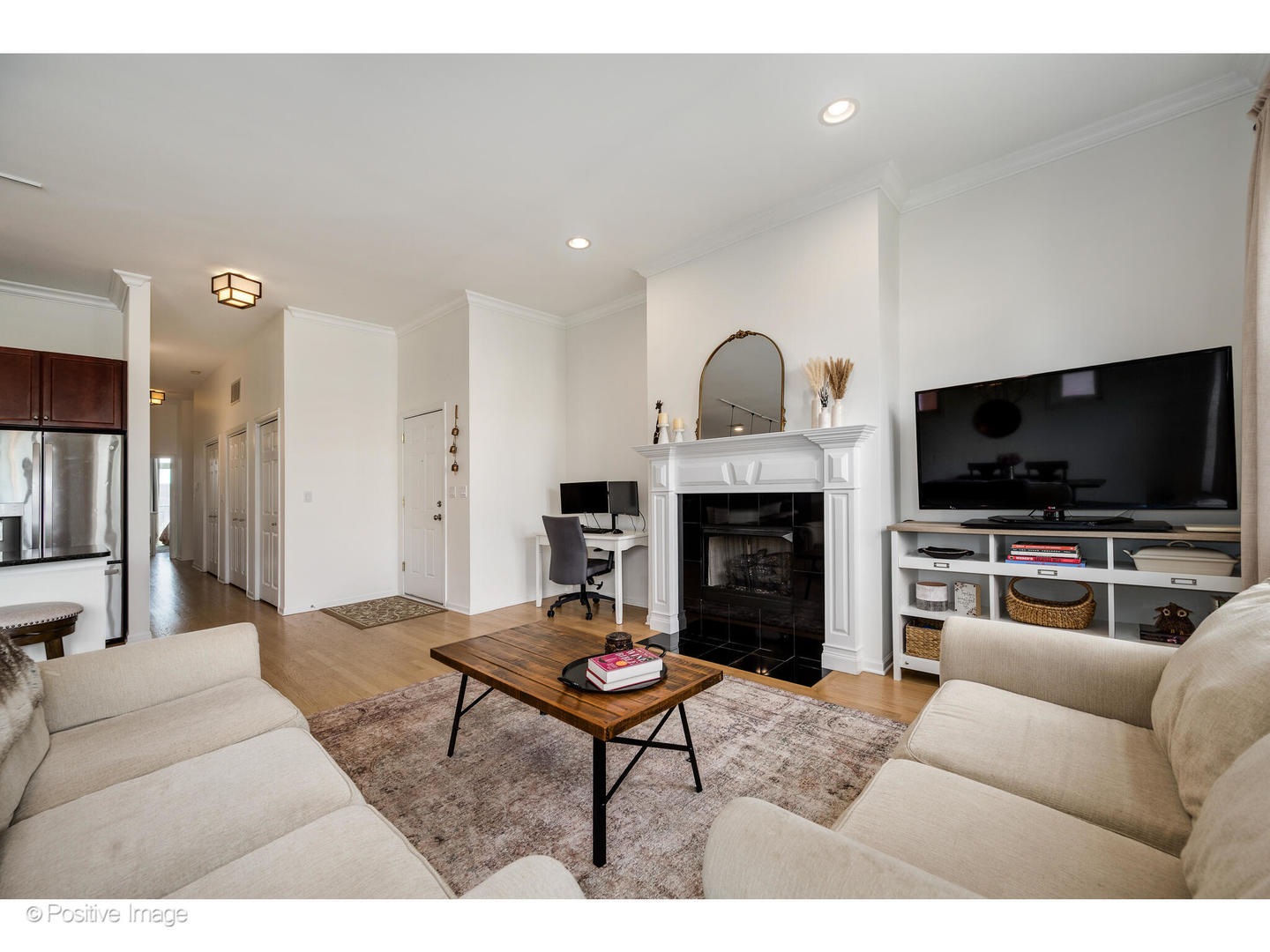 1025 W Buena Avenue Unit: 4E