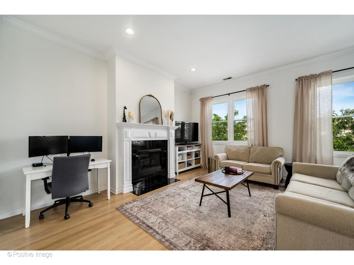 1025 W Buena Avenue Unit: 4E