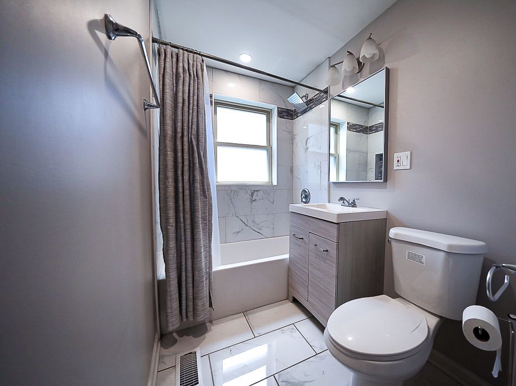 14704 Edbrooke Avenue