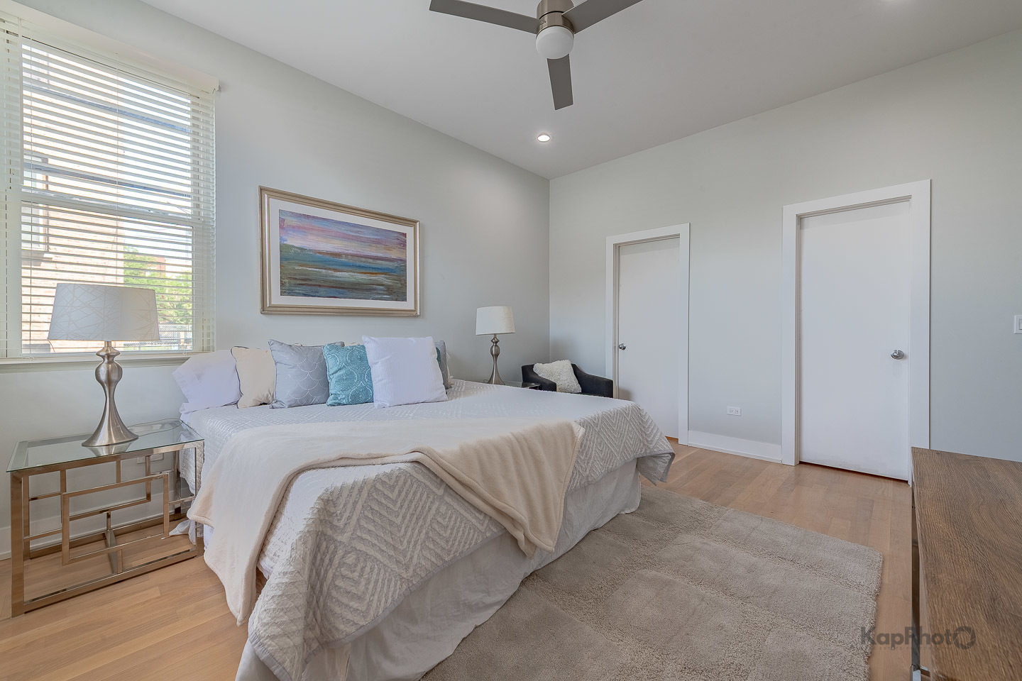 2414 W Grenshaw Street Unit: 1E