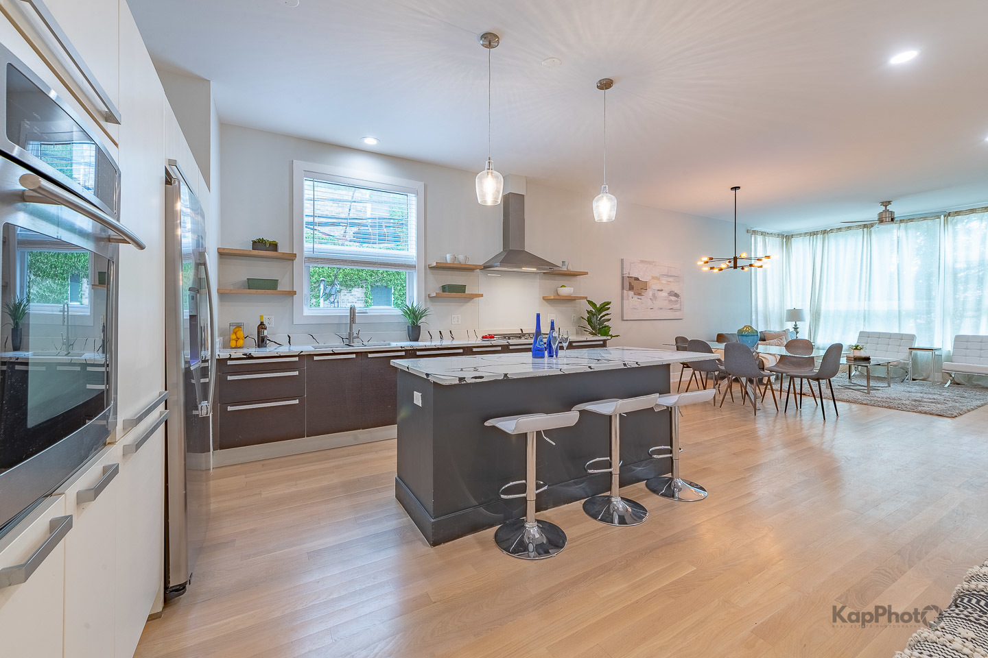 2414 W Grenshaw Street Unit: 1E