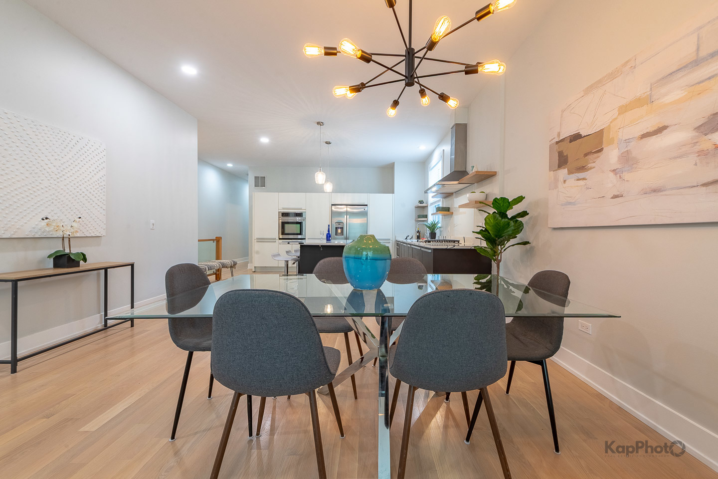 2414 W Grenshaw Street Unit: 1E