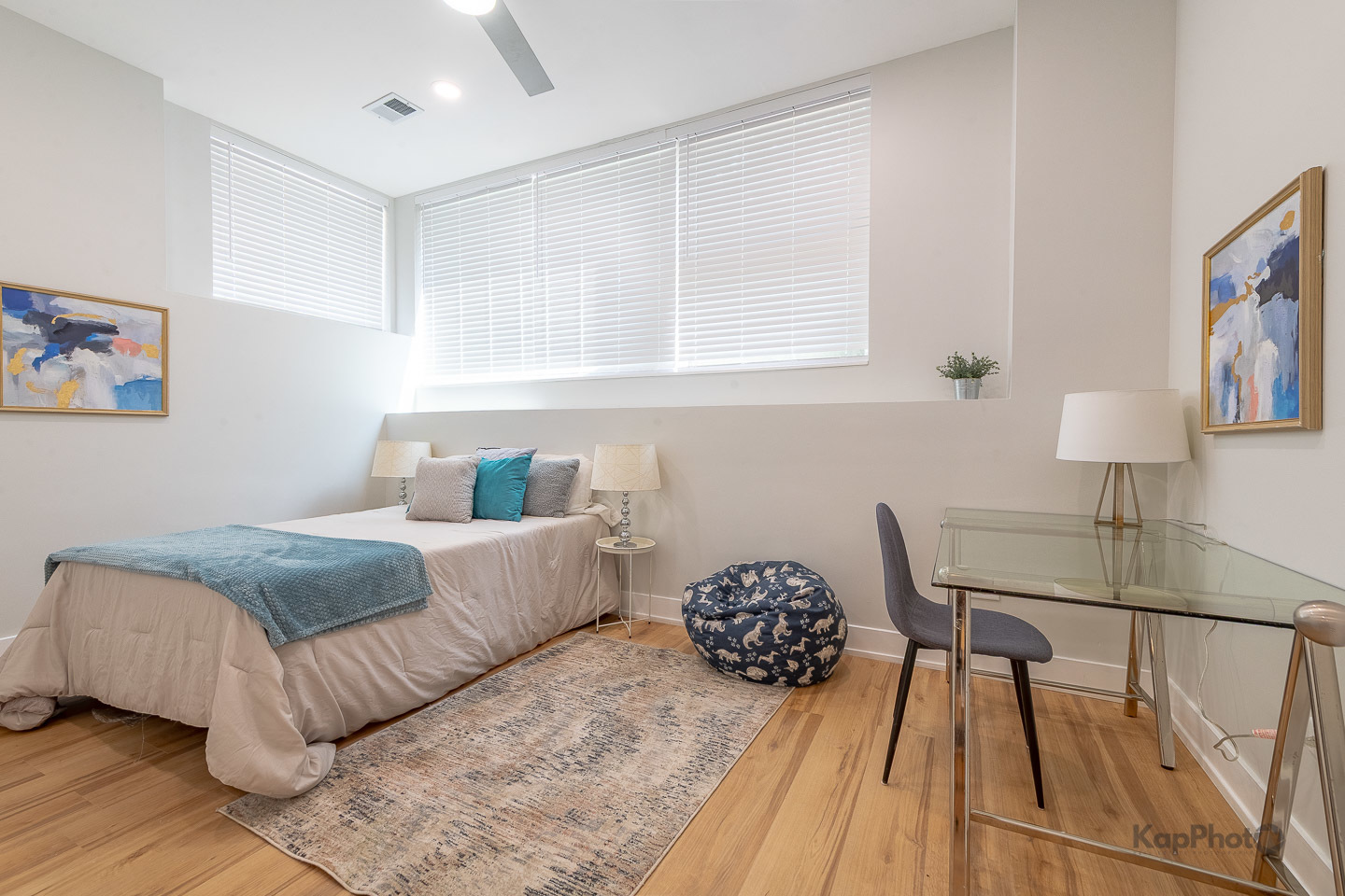 2414 W Grenshaw Street Unit: 1E