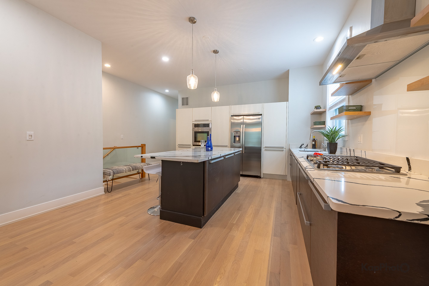 2414 W Grenshaw Street Unit: 1E