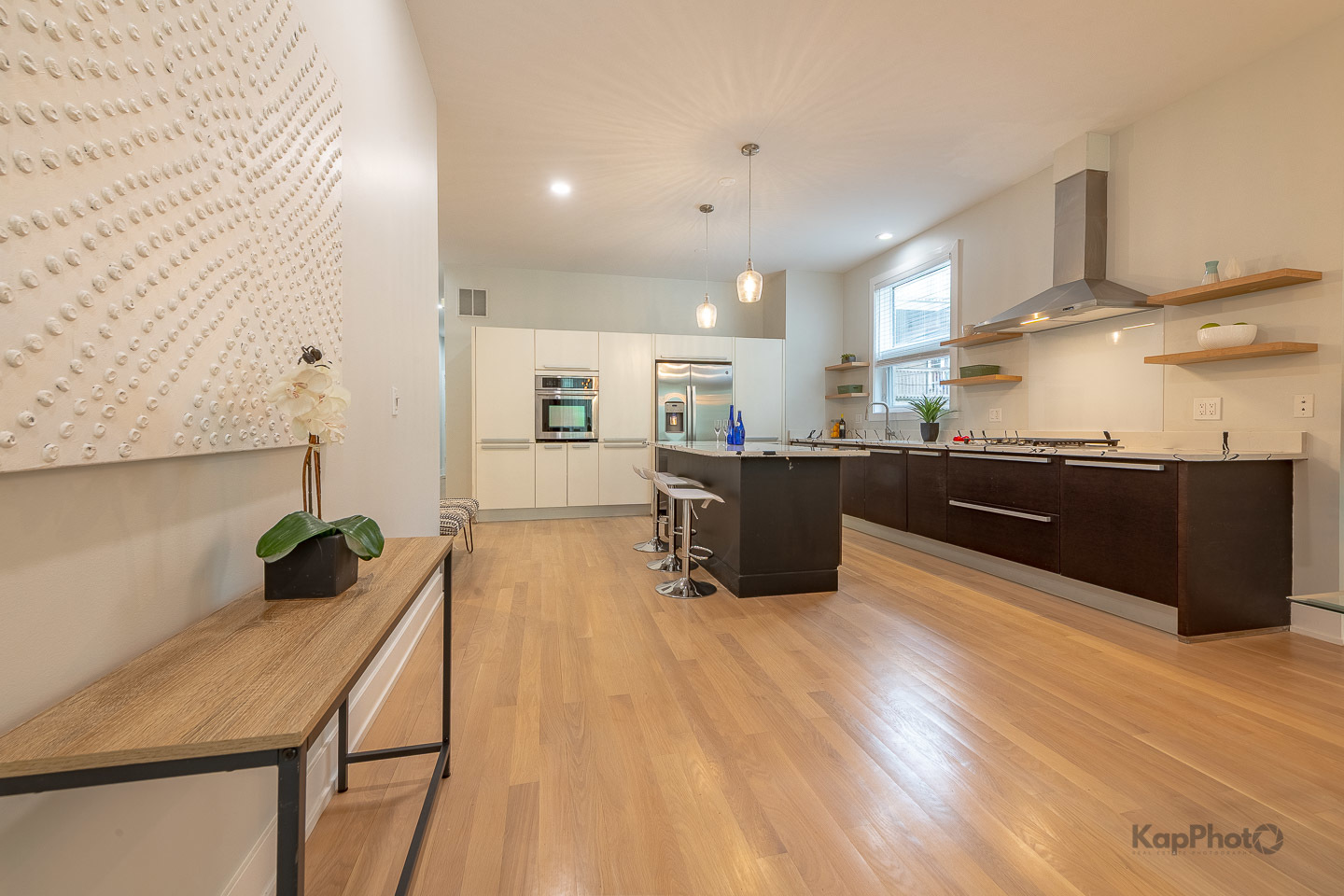 2414 W Grenshaw Street Unit: 1E