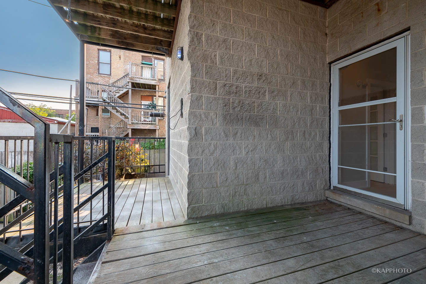 2414 W Grenshaw Street Unit: 1E