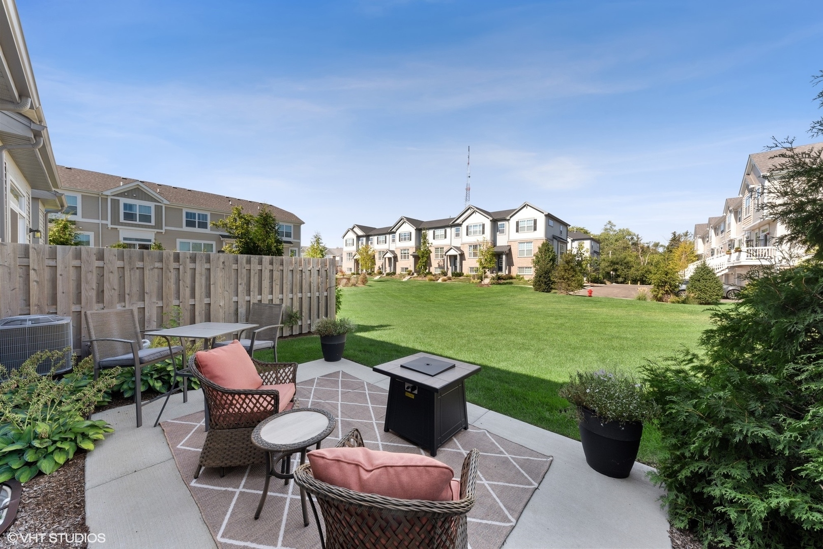 3225 N Heritage Lane