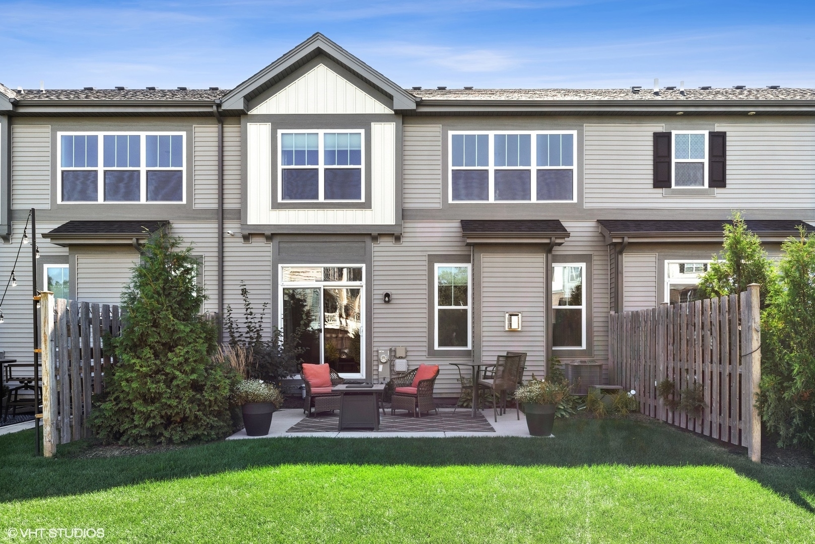 3225 N Heritage Lane