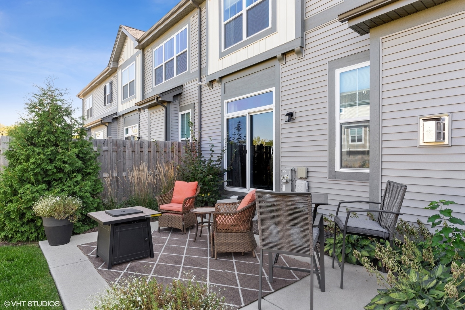 3225 N Heritage Lane