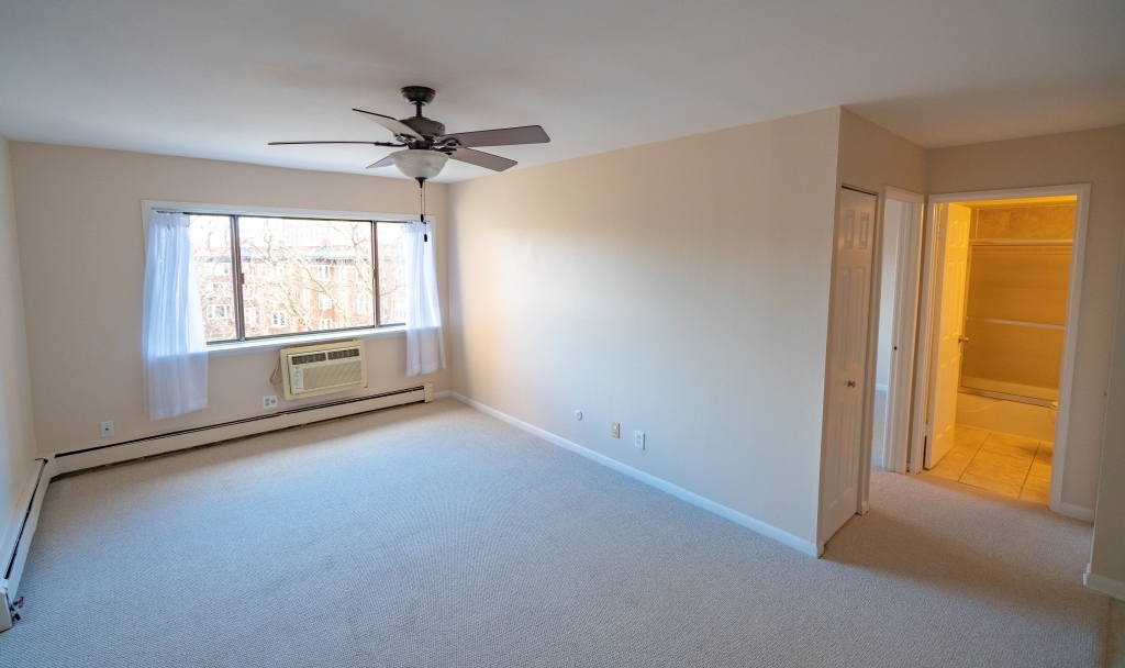 3620 N Pine Grove Avenue Unit: 501