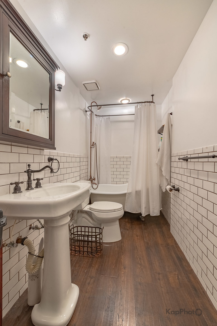 22 N Morgan Street Unit: 211