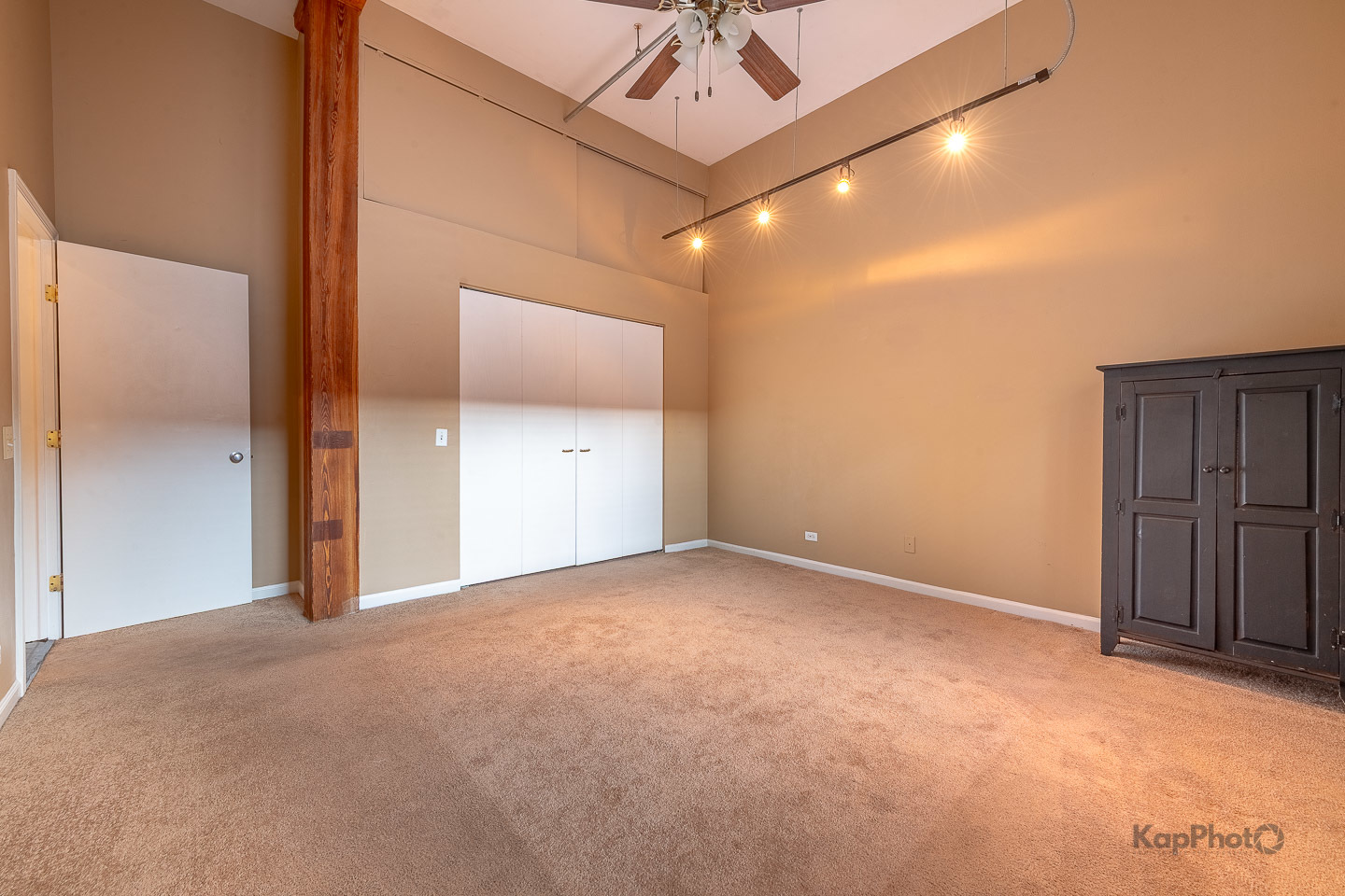 22 N Morgan Street Unit: 211