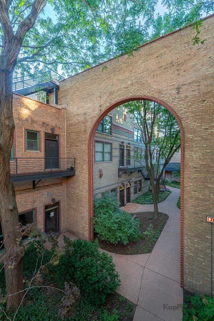 22 N Morgan Street Unit: 211