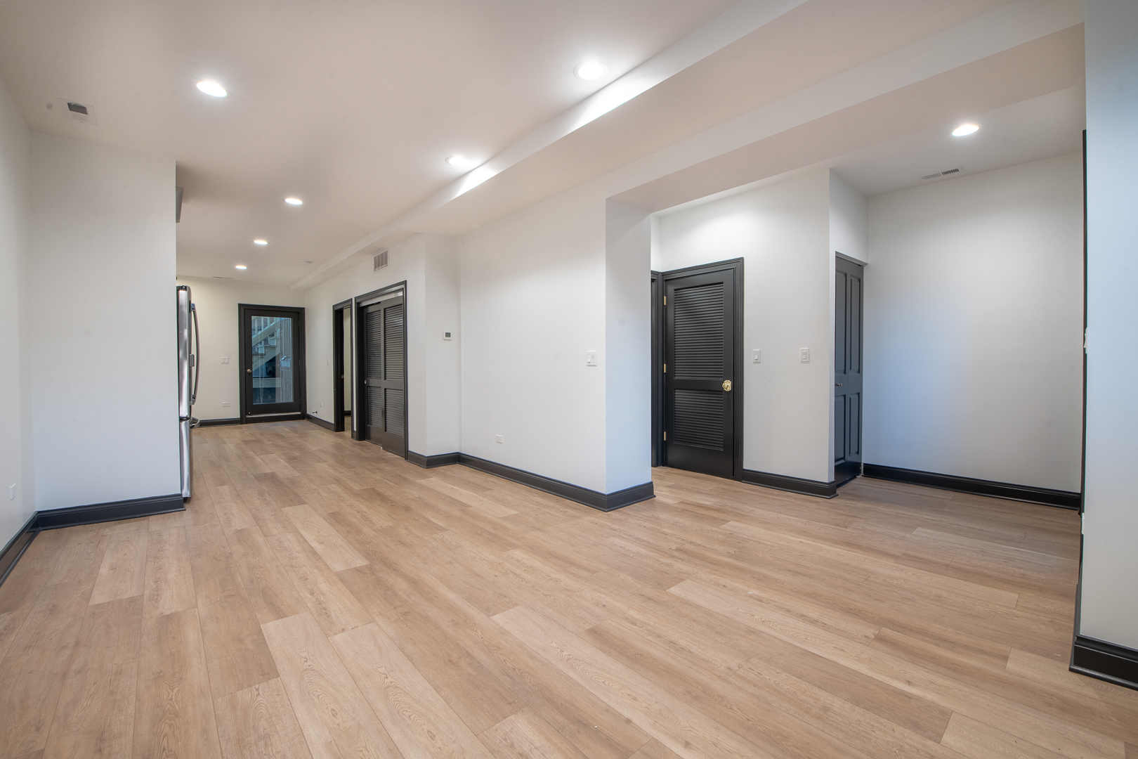 28 N Throop Street Unit: 1