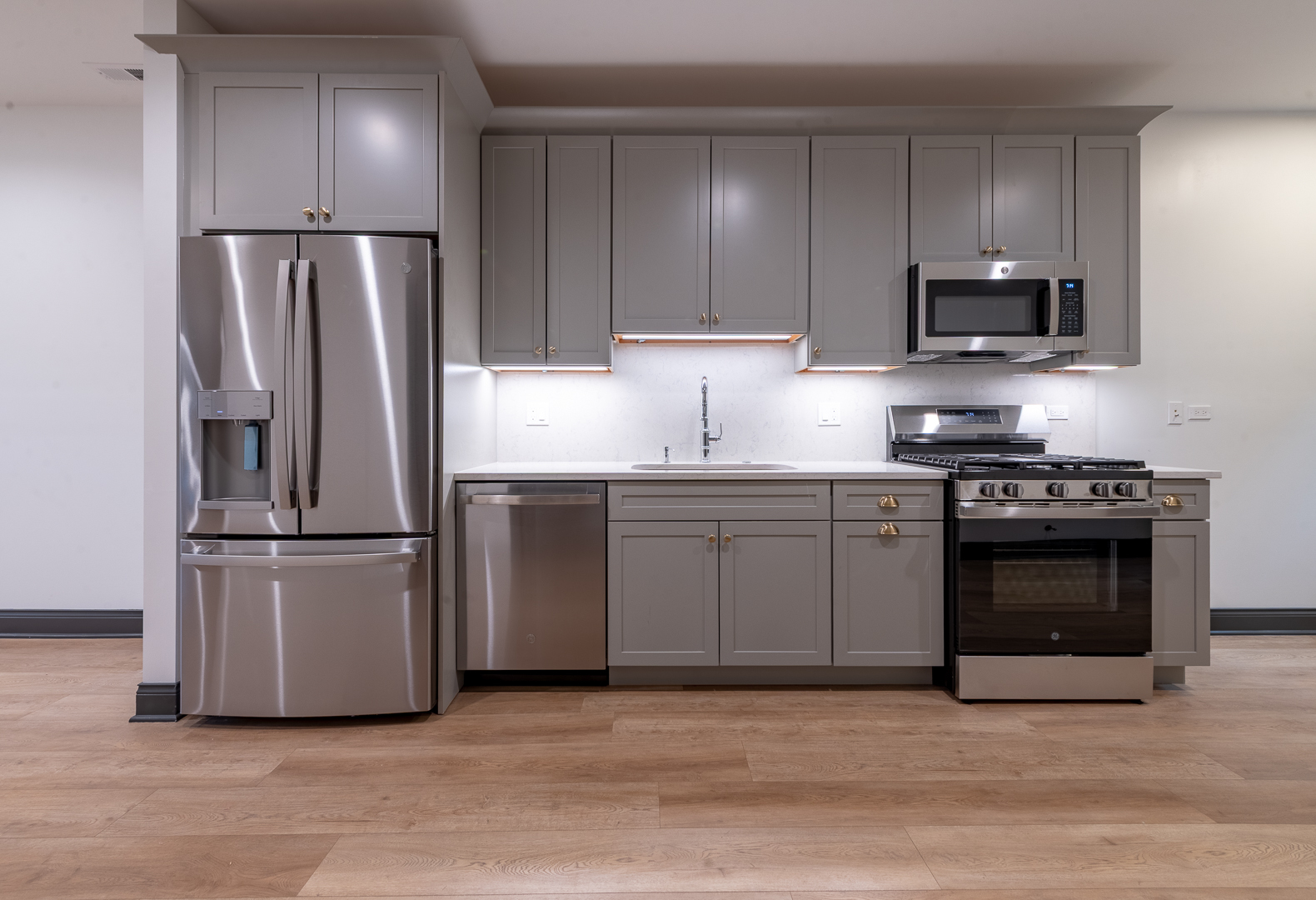 28 N Throop Street Unit: 1