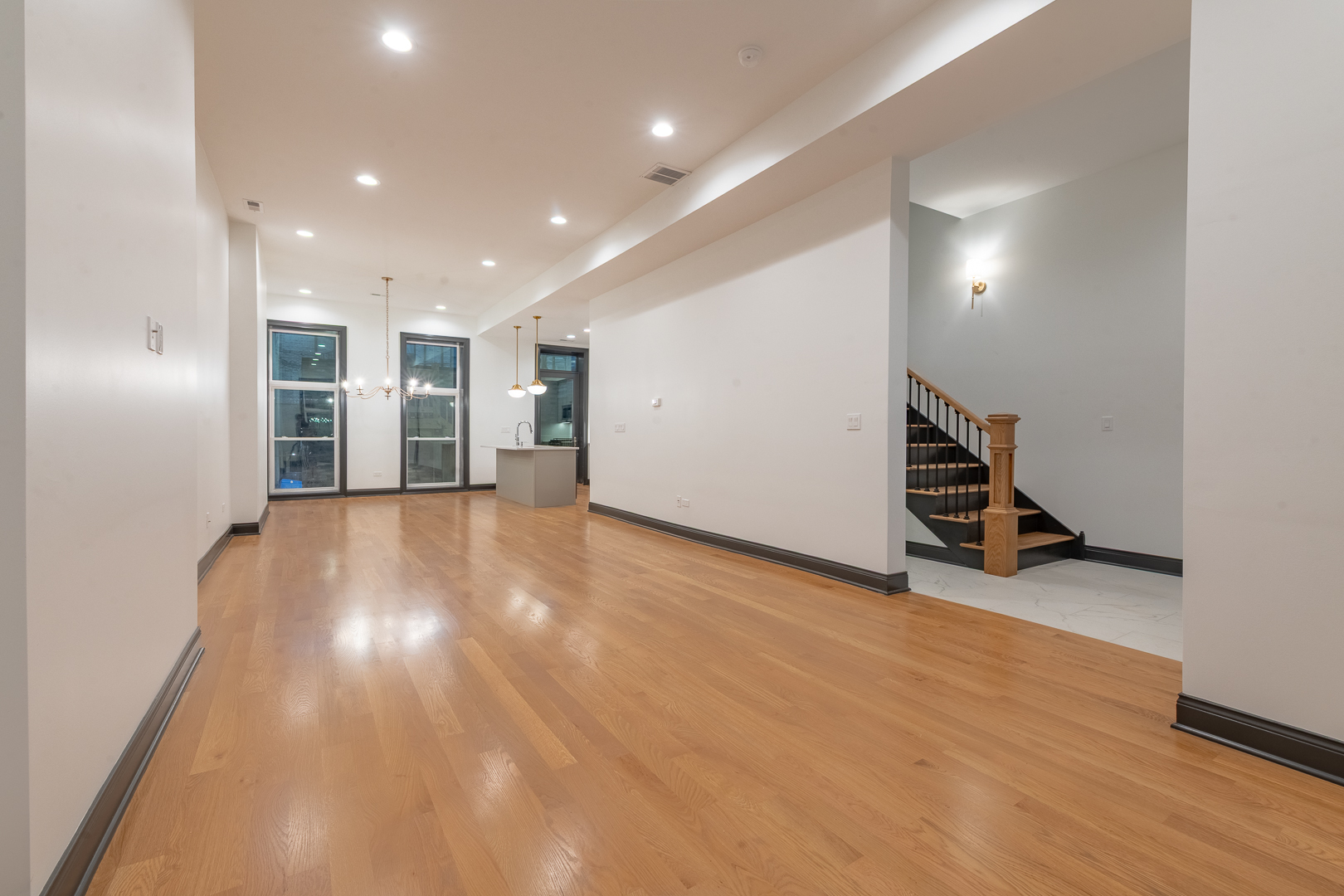 28 N Throop Street Unit: 2